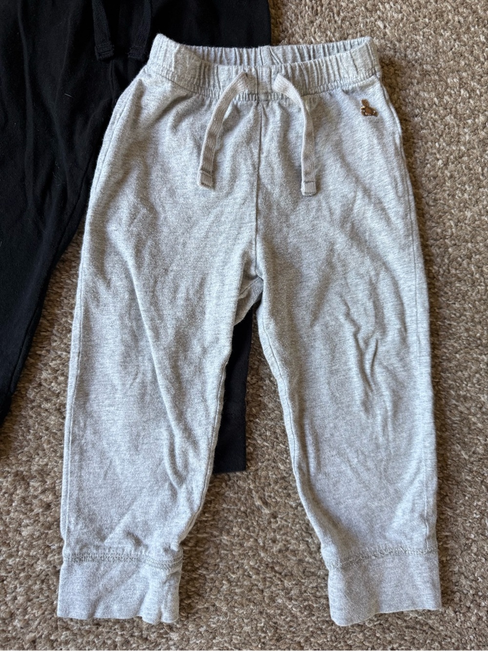 Baby GAP set of 4 Joggers - Picture 2 of 6